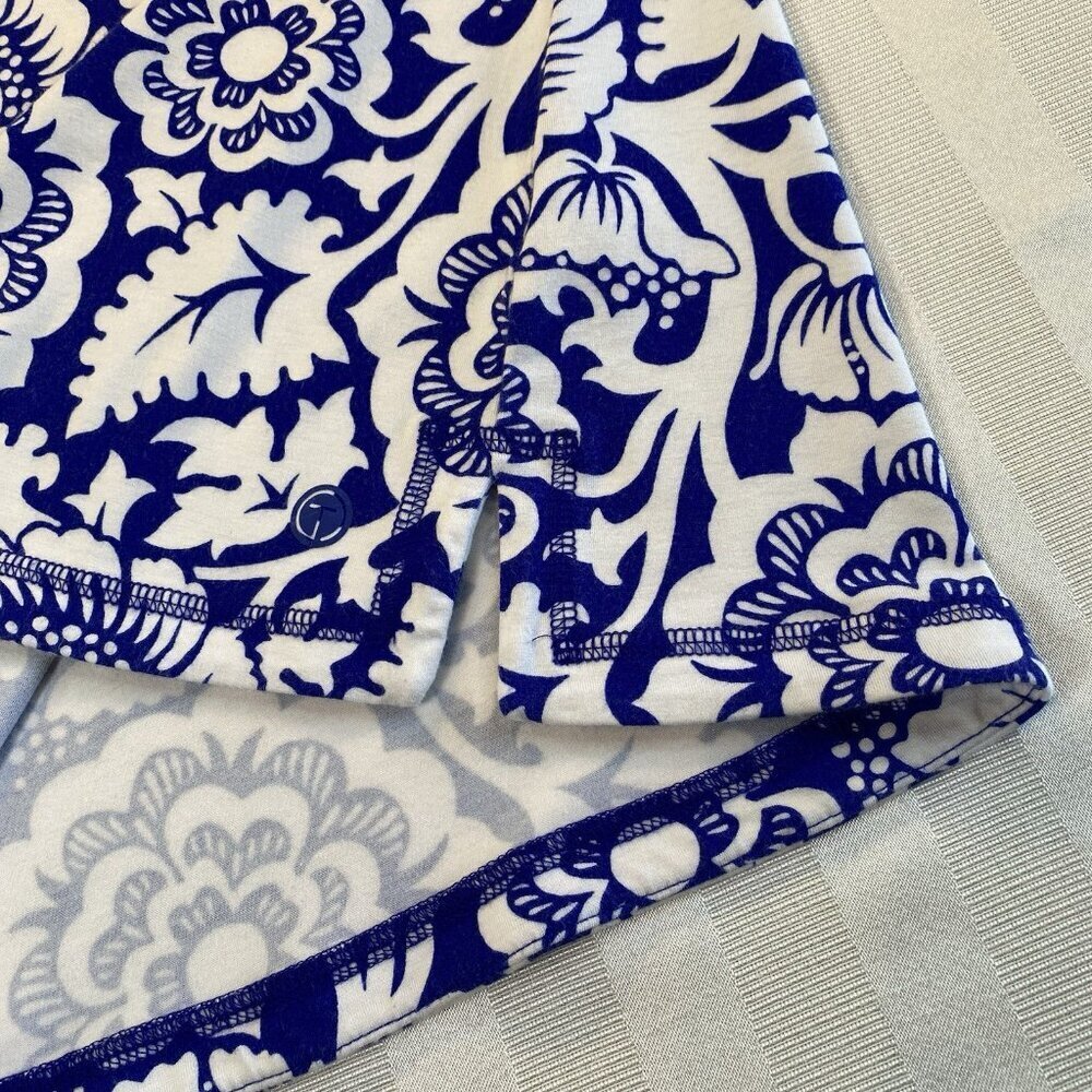 T By TALBOTS Blue Floral UPF 50+ Sun Protection Stretch Knit Top Large PETITE - Picture 13 of 14